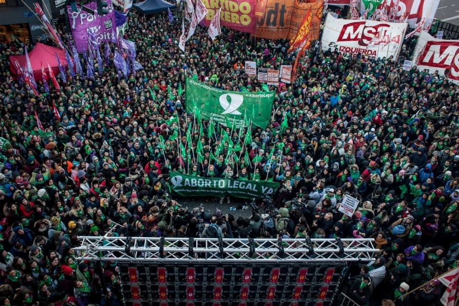 Fenpruss valora avance en derechos de la mujer tras aprobación de ley de aborto en Argentina