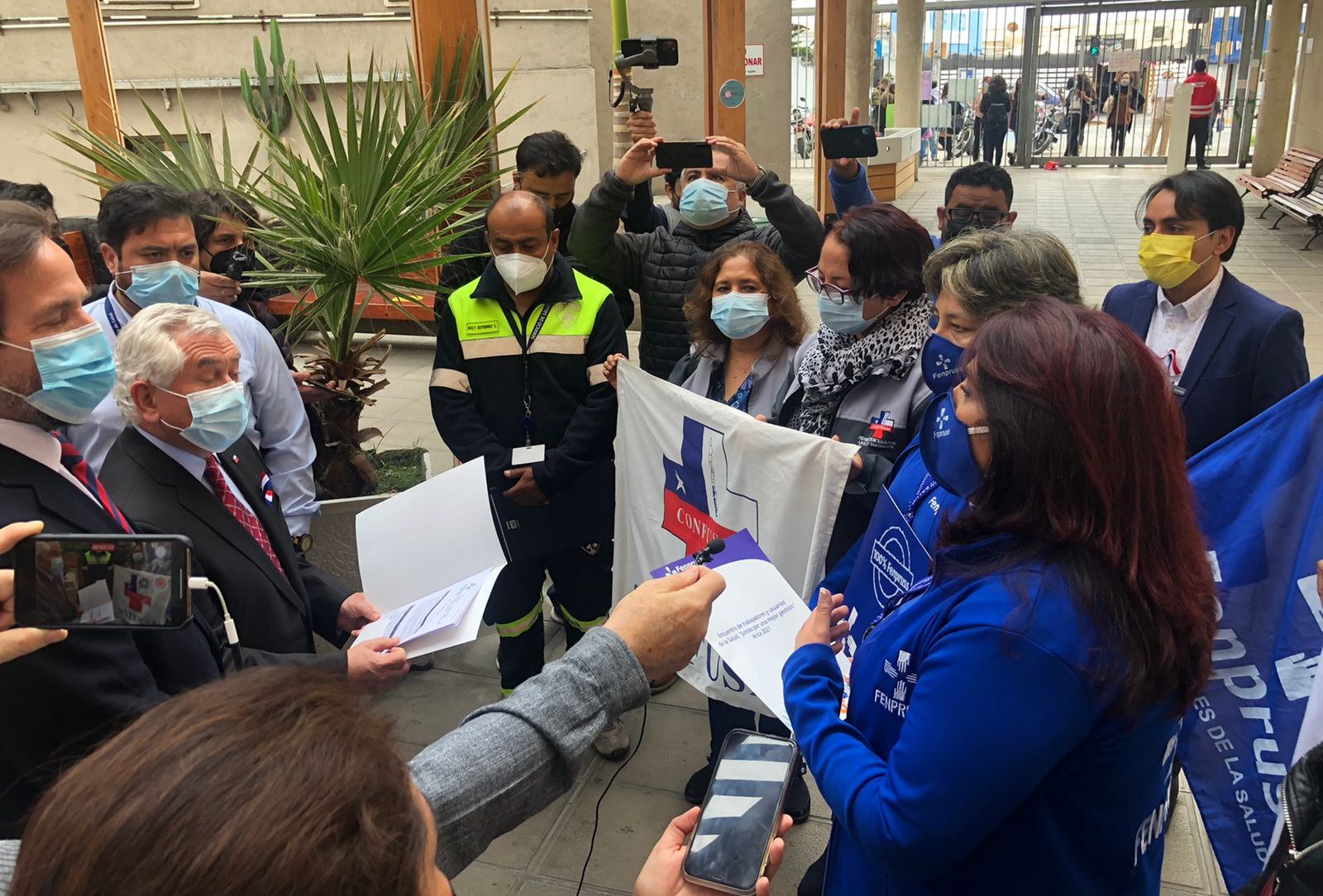 Fenpruss Arica emplaza a ministro de Salud en visita a la región