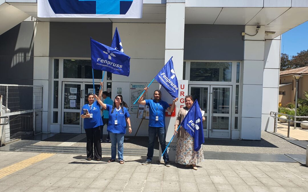 En defensa del personal a honorarios: Fenpruss Hospital Regional de Talca realiza masiva movilización en la Urgencia