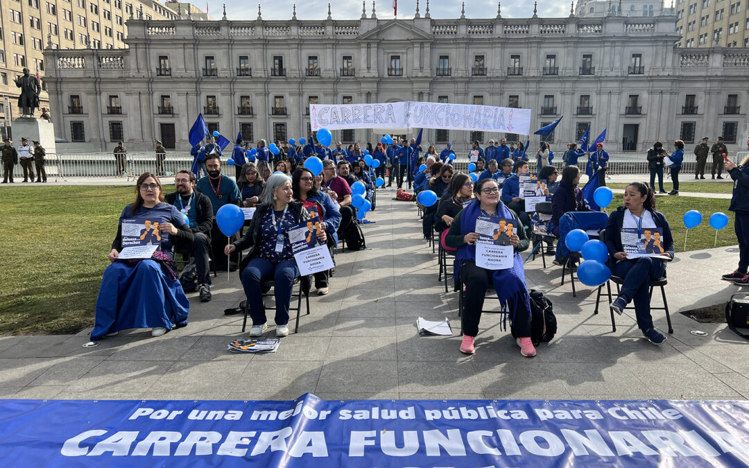 Sala de espera frente a La Moneda: Fenpruss sigue exigiendo avanzar en carrera funcionaria