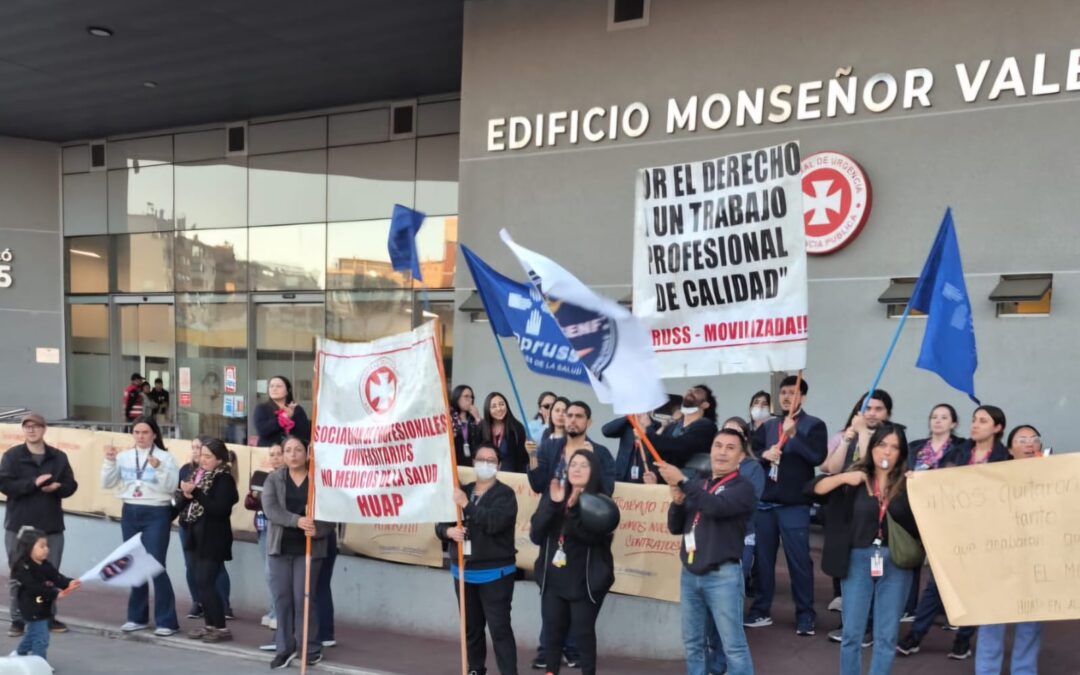 Fenpruss HUAP y gremios de la salud se movilizan en la Posta Central por error en traspaso de honorarios que perjudica a las y los funcionarios de la salud