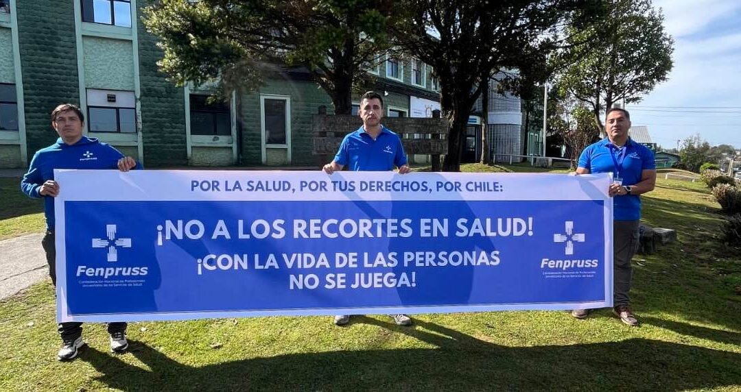 Fenpruss Ancud despliega lienzo en defensa de la salud pública