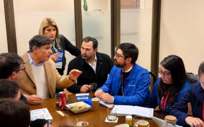 Fenpruss y gremios de la salud se reúnen con bancada del Partido de la Gente para abordar impacto de los recortes presupuestarios